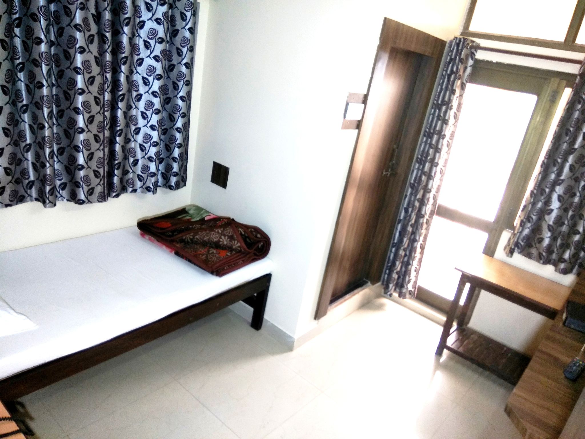 Hotel Shri Krishna AIR COOLED Non Ac STANDARD Room 19