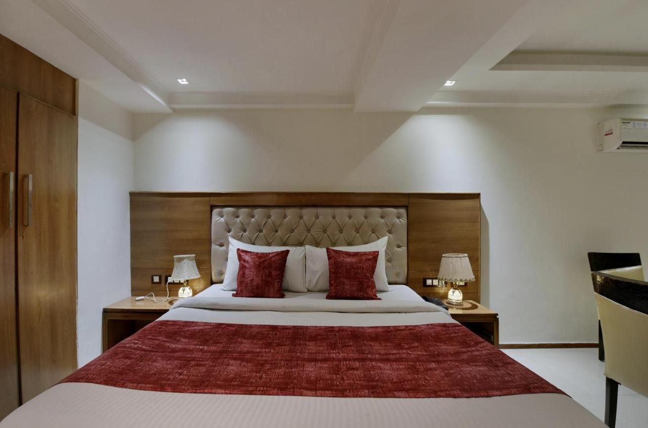 Suite Room with City View