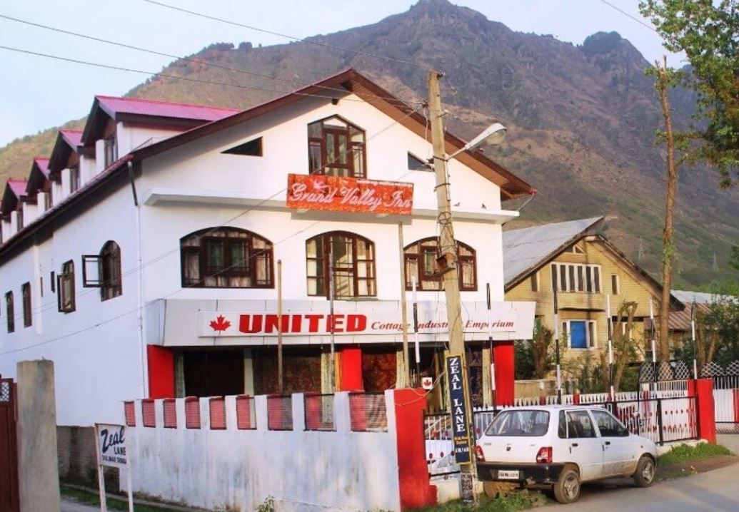 Grand Valley Inn, Shalimar