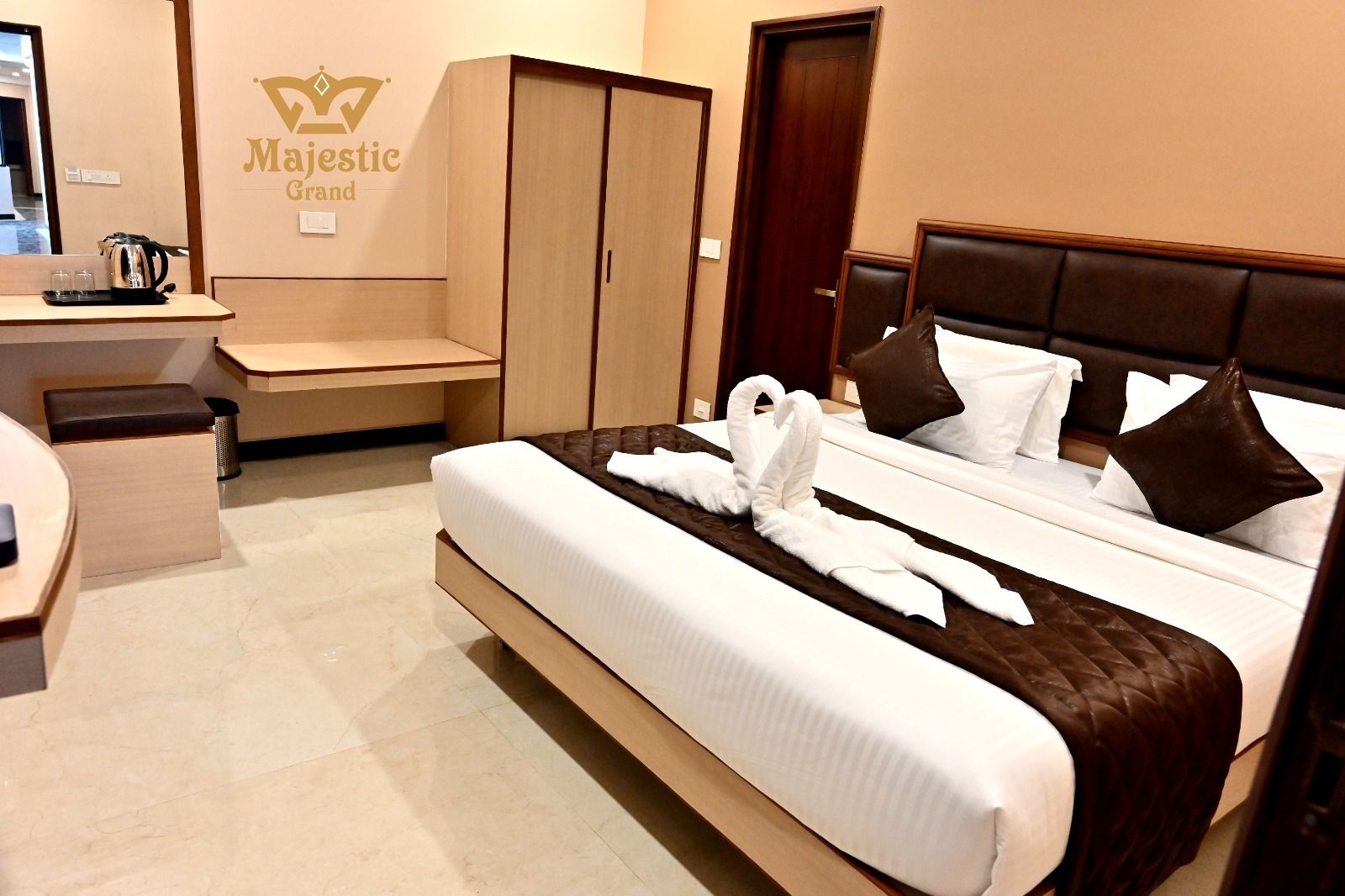 QUEEN FAMILY SUITE 2 BHK