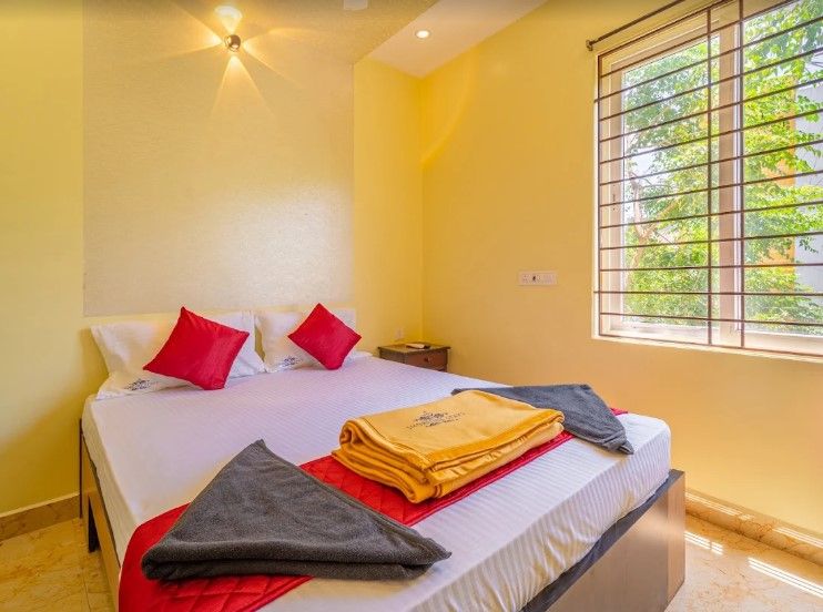 Deluxe Room with living Room