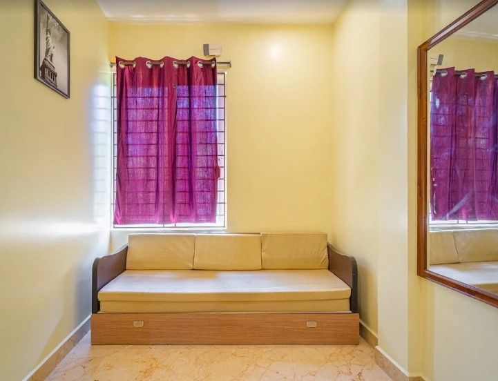 Deluxe Room with living Room