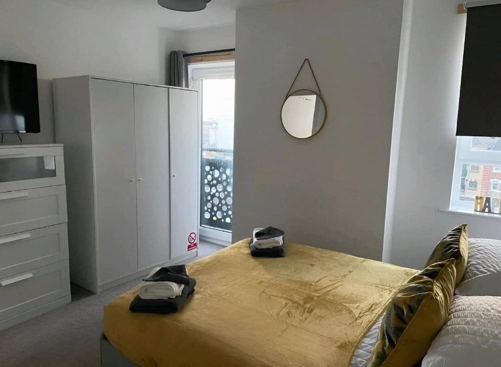 City Centre Duplex Sleeps 4 H55