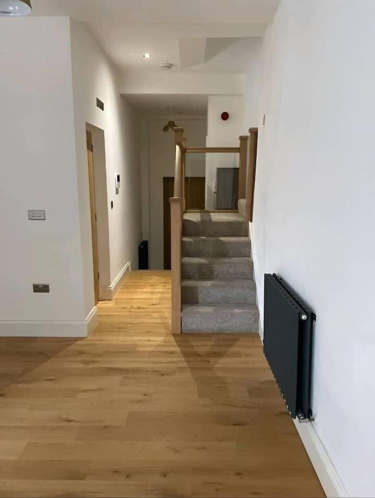 City Centre Duplex Sleeps 4 H55
