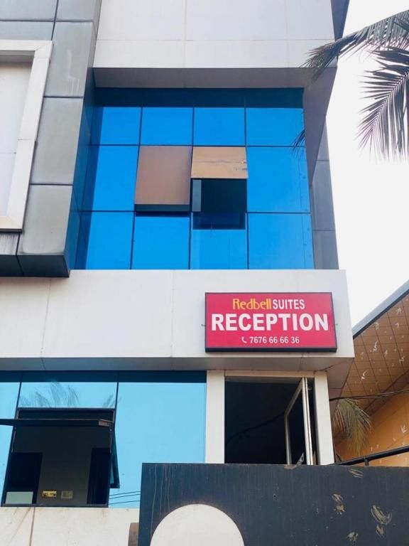 Redbell Suites, Pantheeramkavu