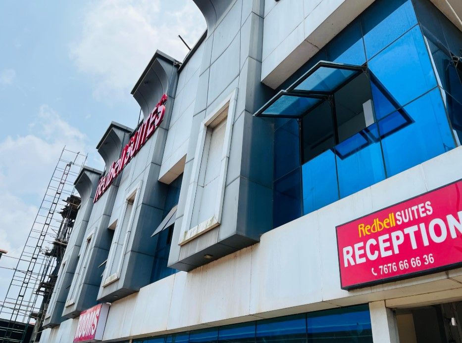 Redbell Suites, Pantheeramkavu