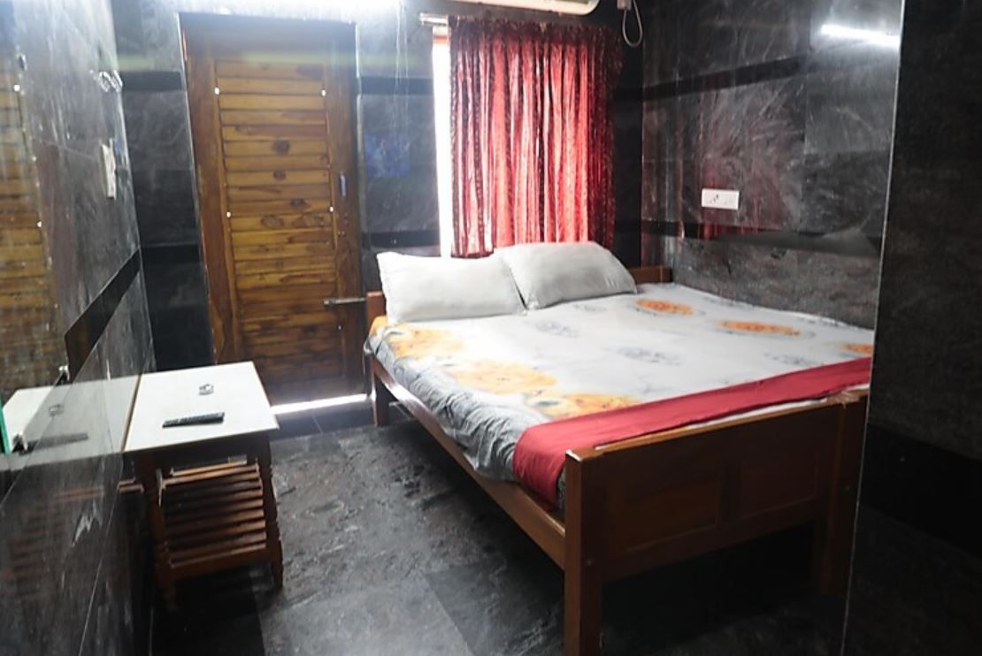 Deluxe AC Room