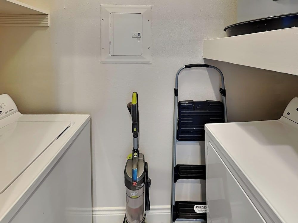 Condo (1 Bedroom)