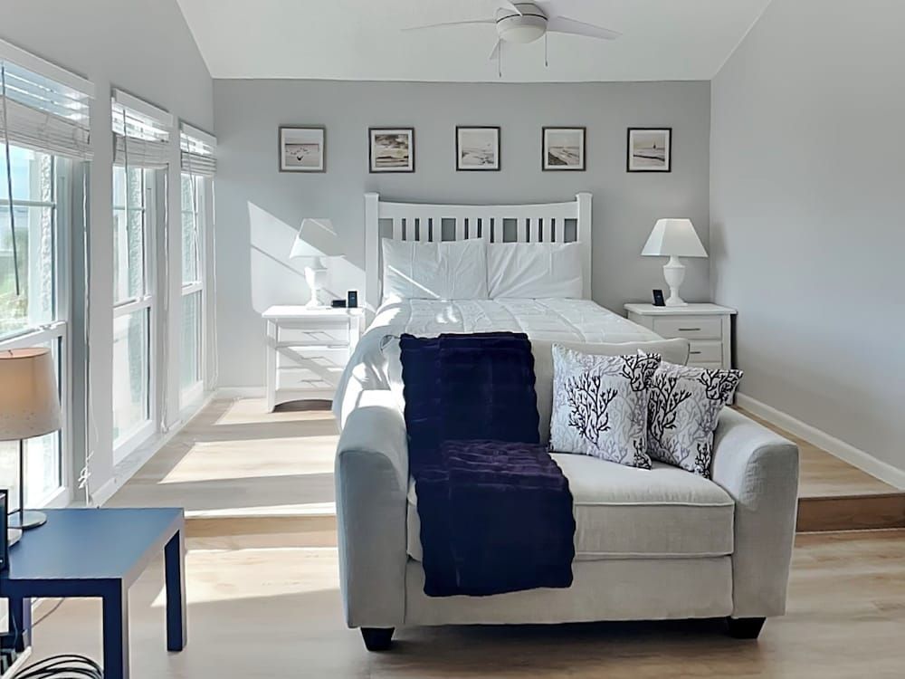 Condo (2 Bedrooms)