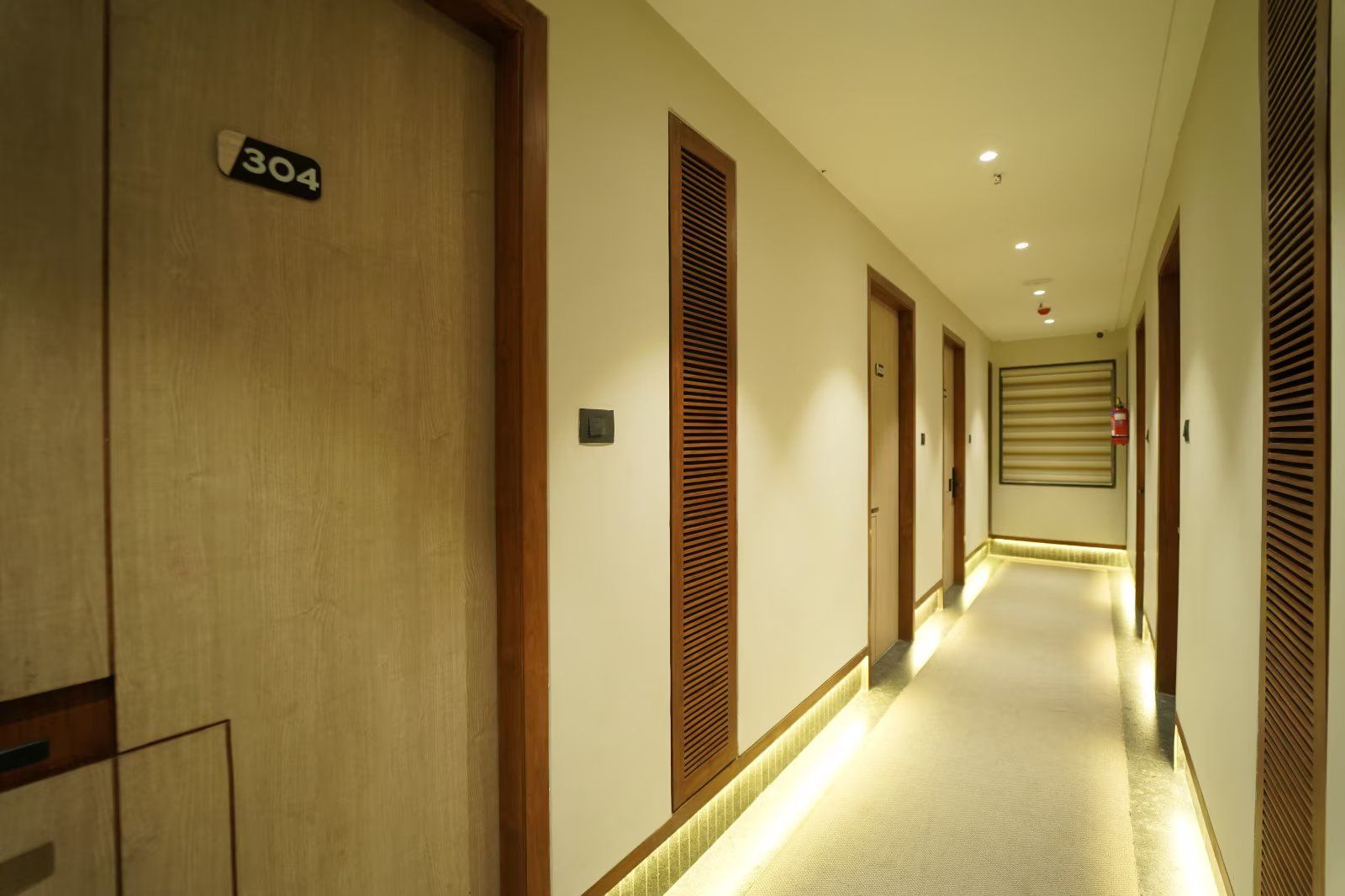 HOTEL LAKSH  LODGEING & BORDING