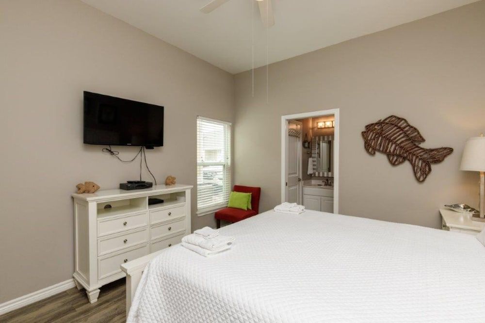 Studio (2 Bedrooms)