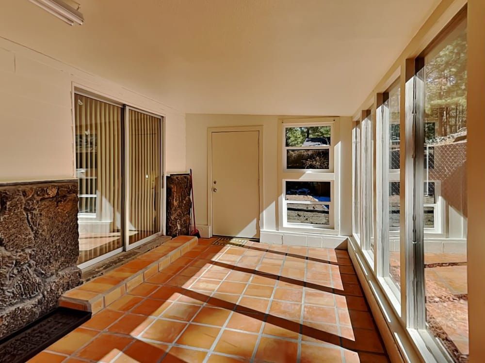 House (4 Bedrooms)