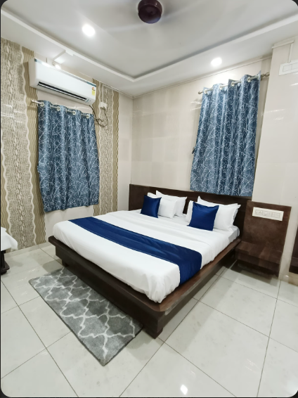 Hotel Shree Nath, Dwarka Deluxe AC Room