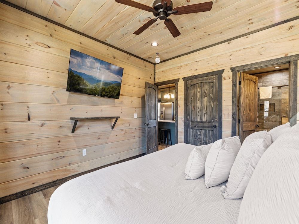 Studio (3 Bedrooms)