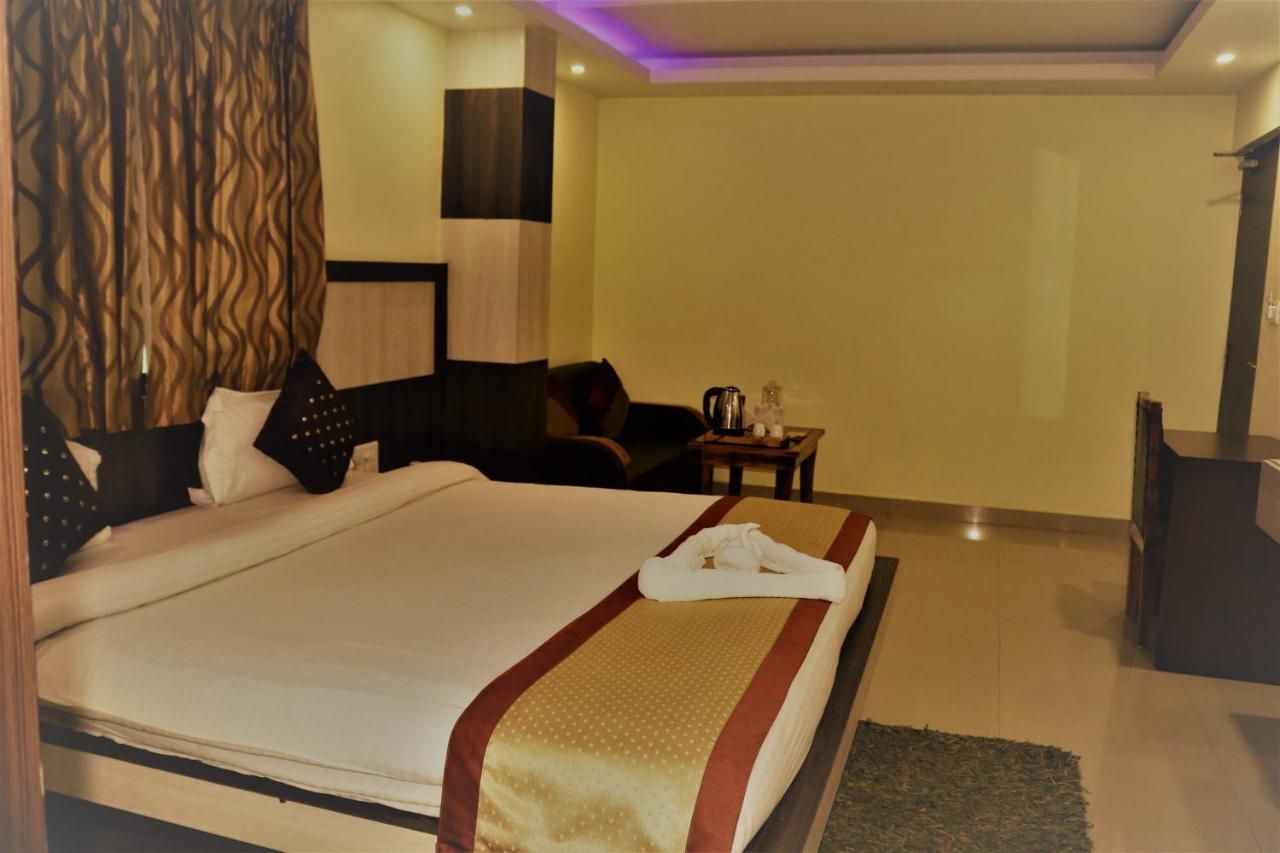 Hotel Vaishnavi Heights Signature Suite Room 2