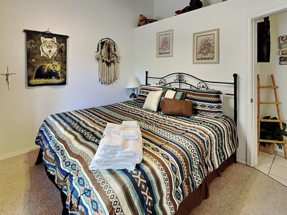 House (2 Bedrooms)