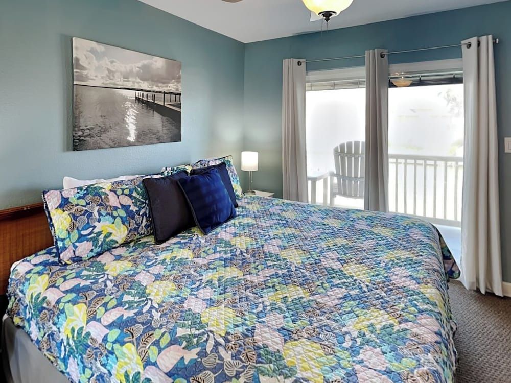Condo (1 Bedroom)