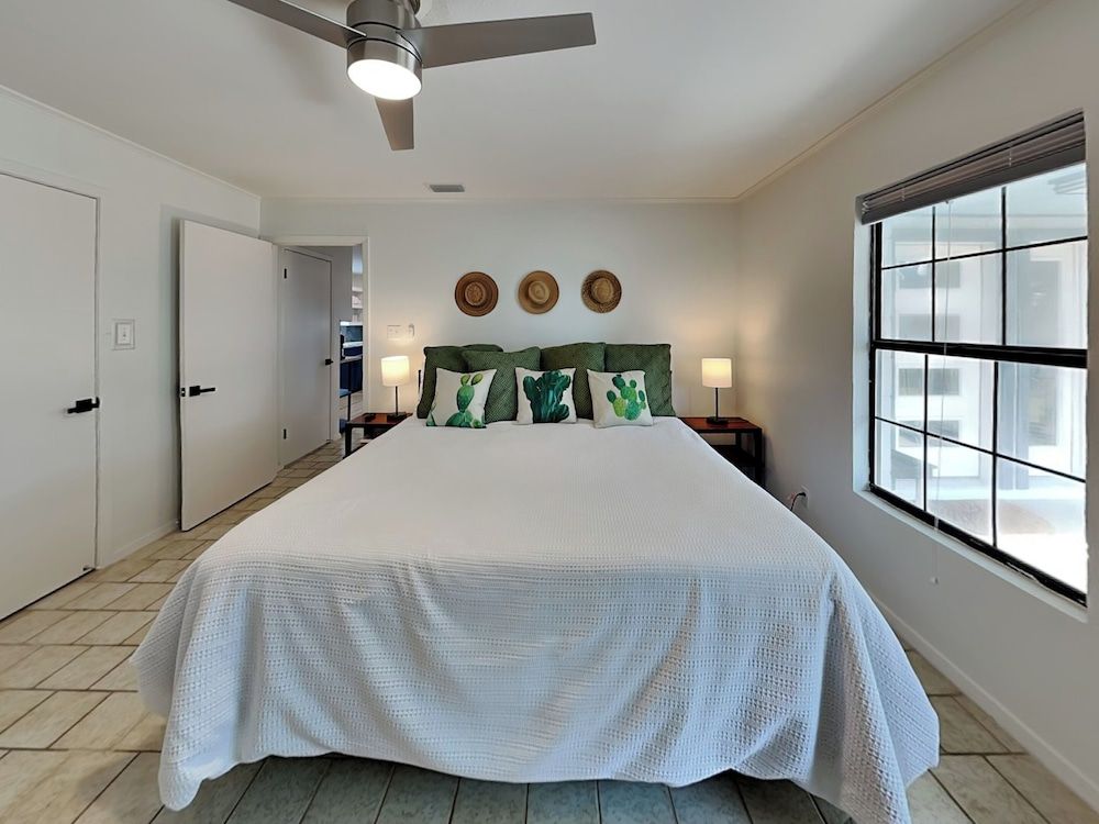 House (4 Bedrooms)