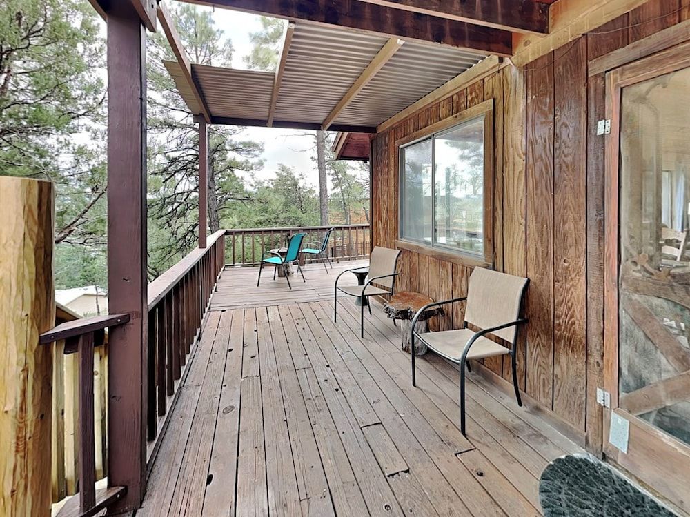 Lowkeys Lodge