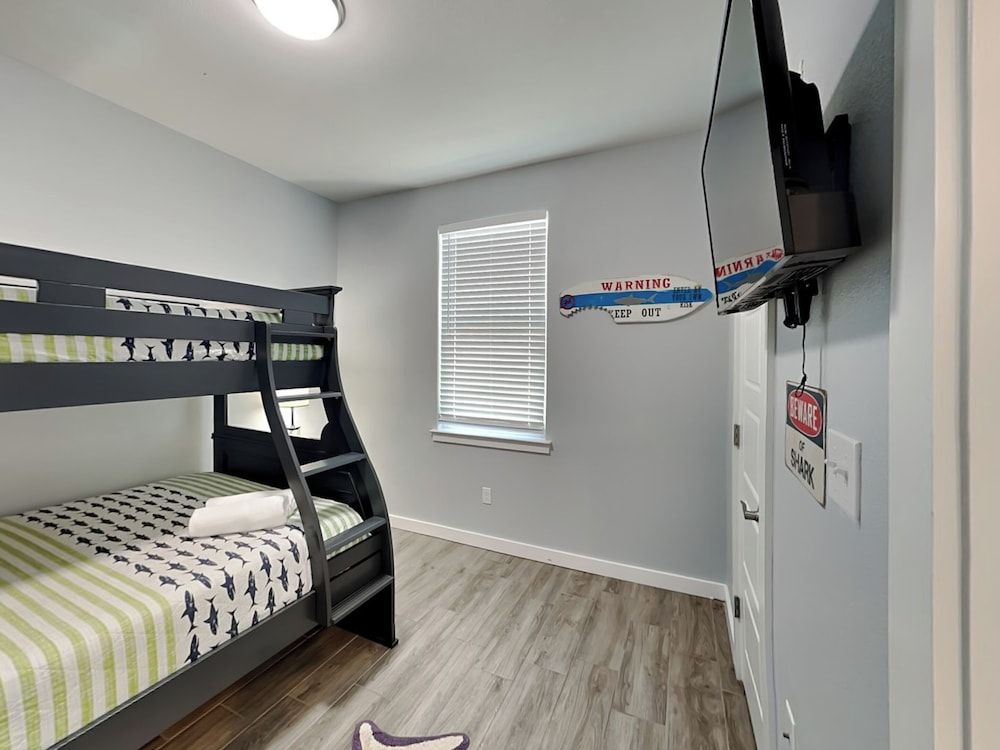 Studio (3 Bedrooms)