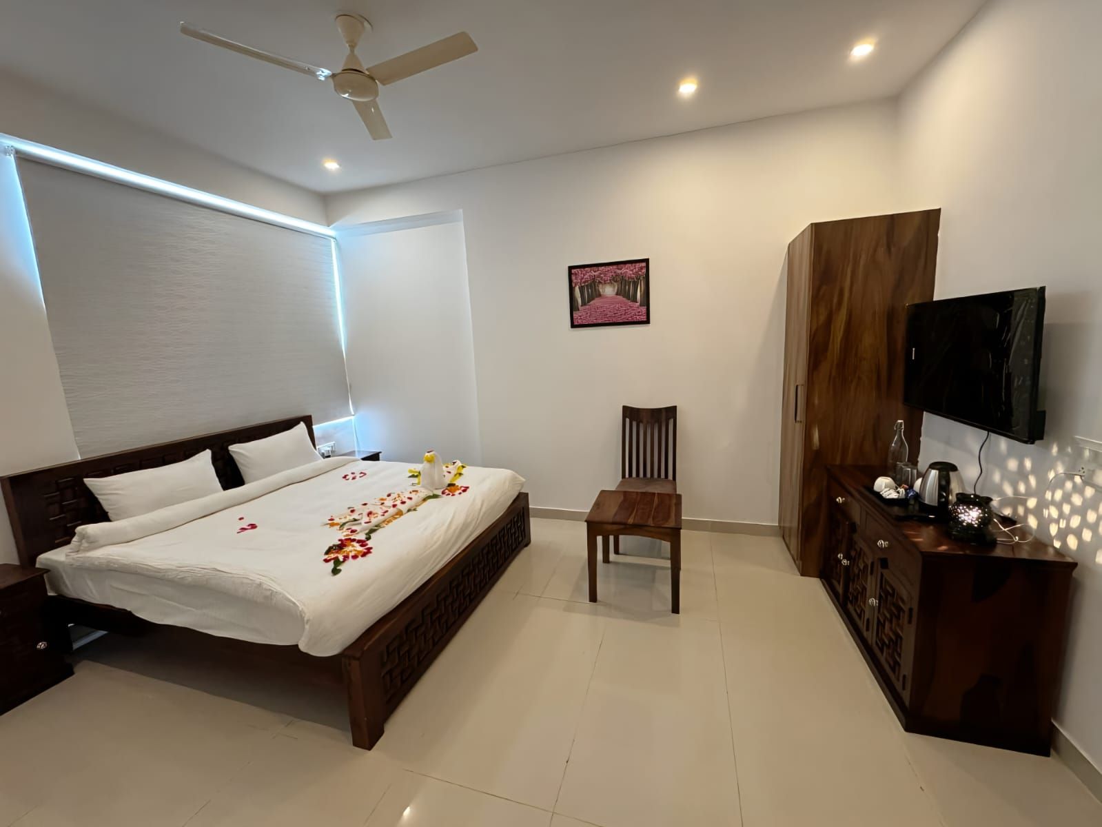 Mayoor Hotel & Restaurant Super Deluxe Room