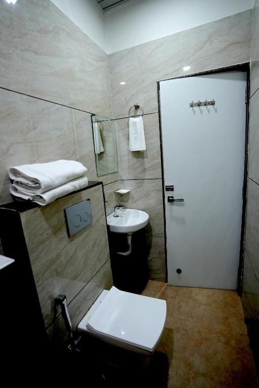 RRA Retreat Hotel Family Room 3