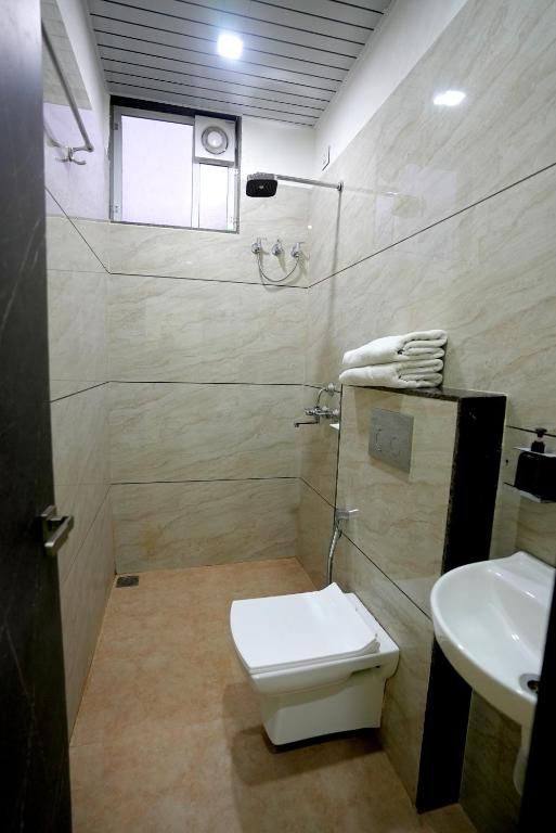 RRA Retreat Hotel Family Room 4