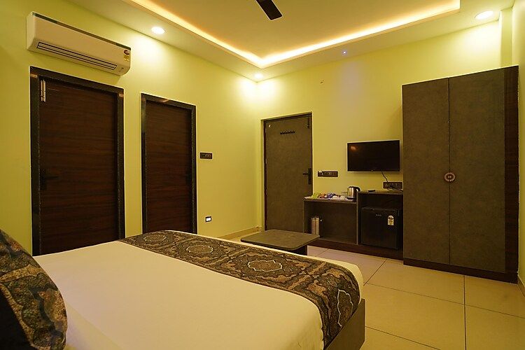 Standard Room (No View)