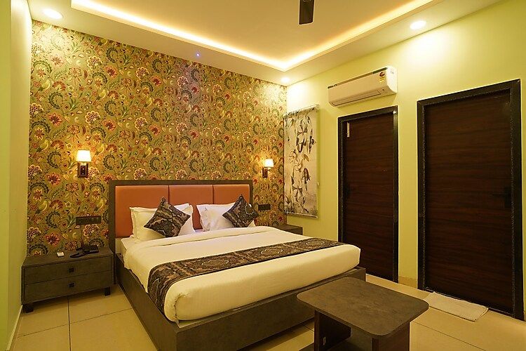 Standard Room (No View)