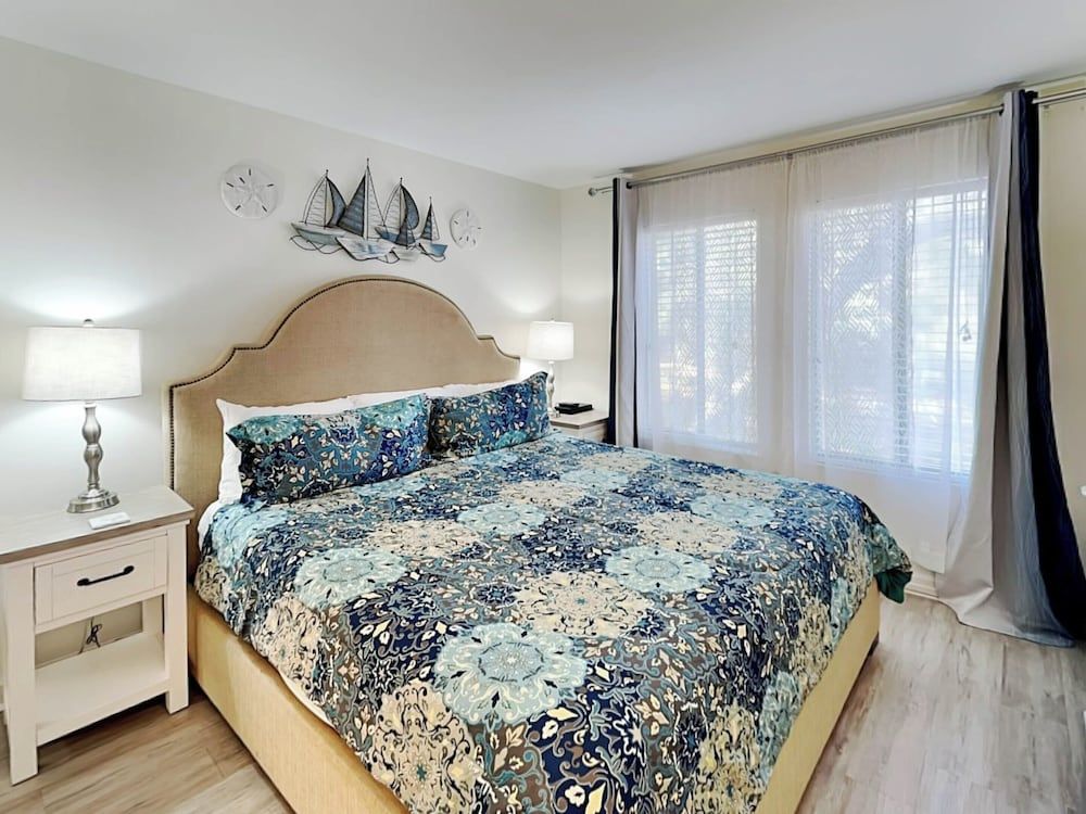 Condo (2 Bedrooms)