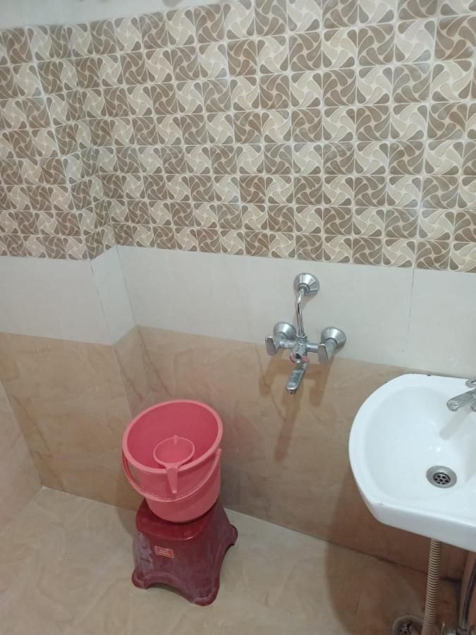 Chitrakoot Hotels And Restaurant Deluxe Room 9