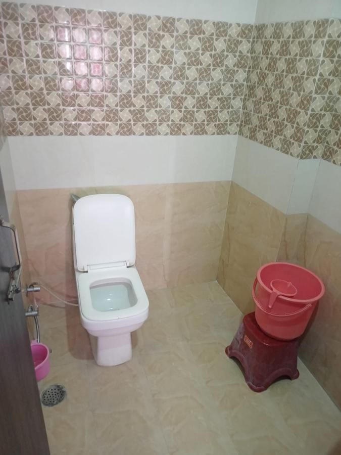 Chitrakoot Hotels And Restaurant Deluxe Room 8