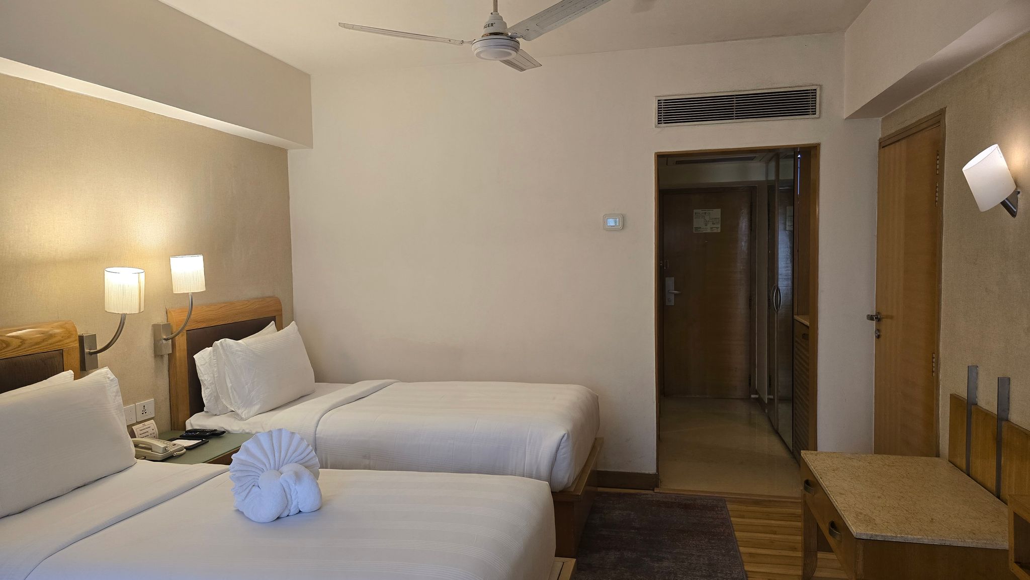 Pride Plaza Hotel Ahmedabad Deluxe Twin Room 2