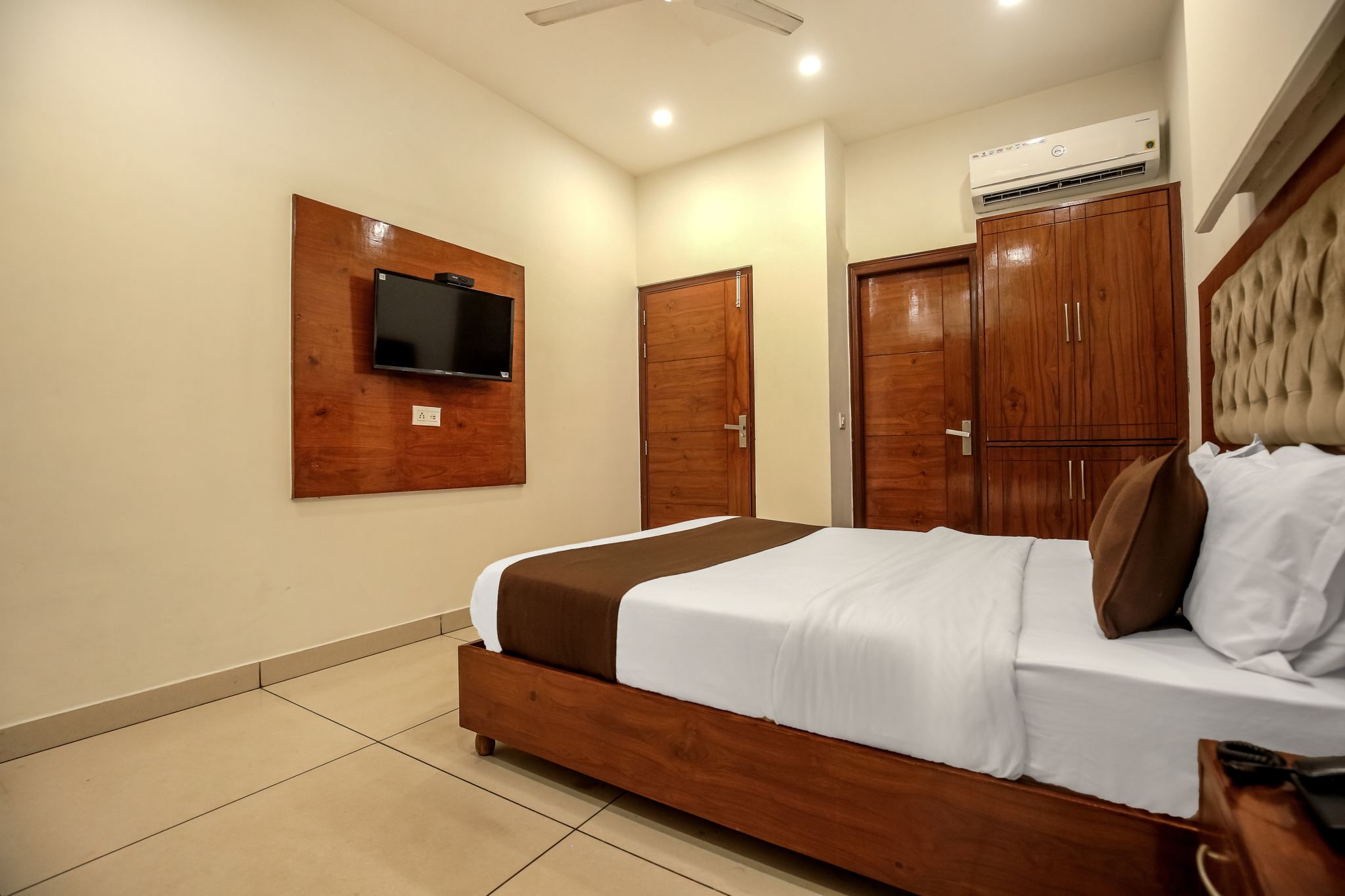Super Deluxe Room