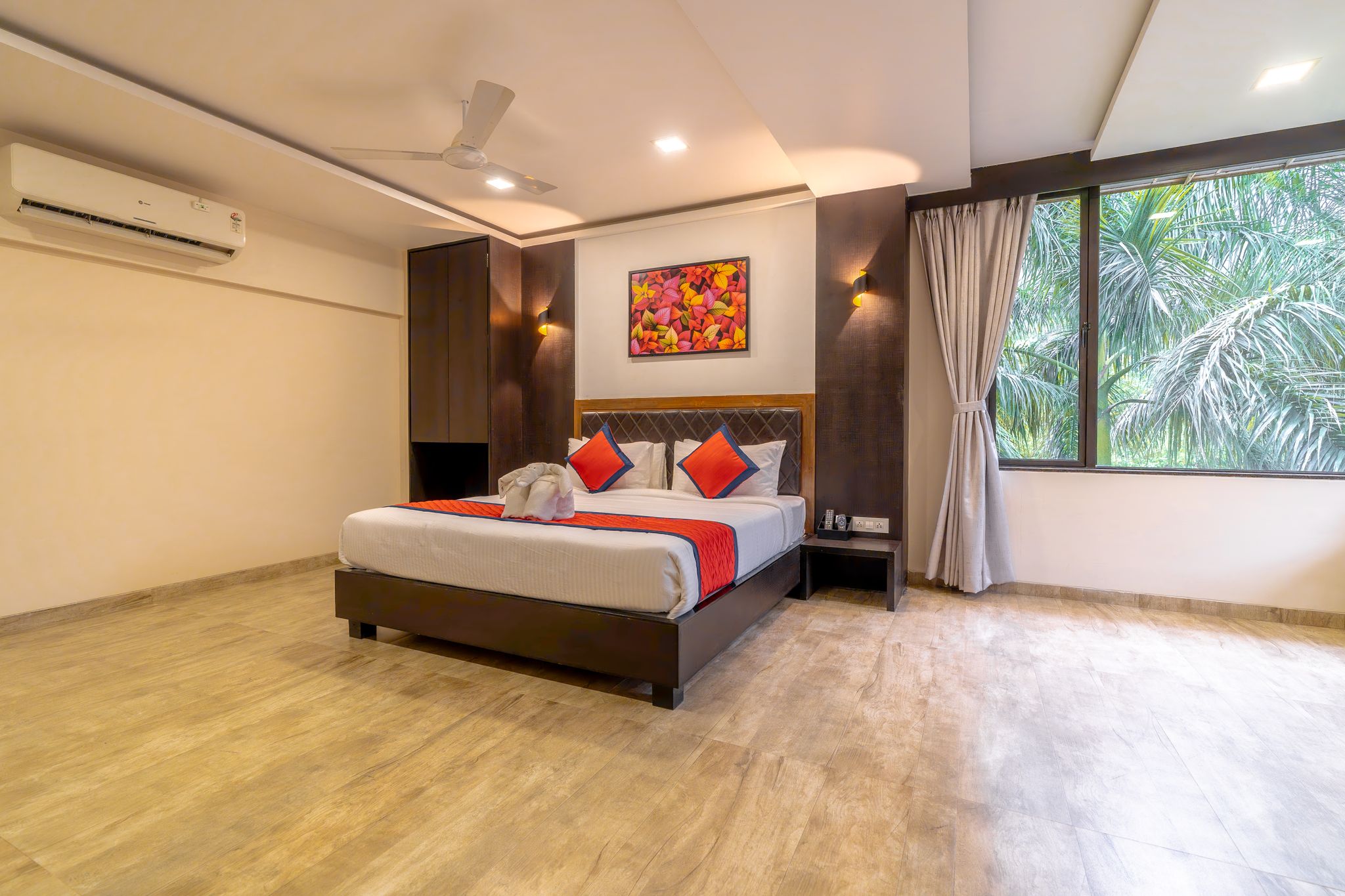 Deluxe King Room