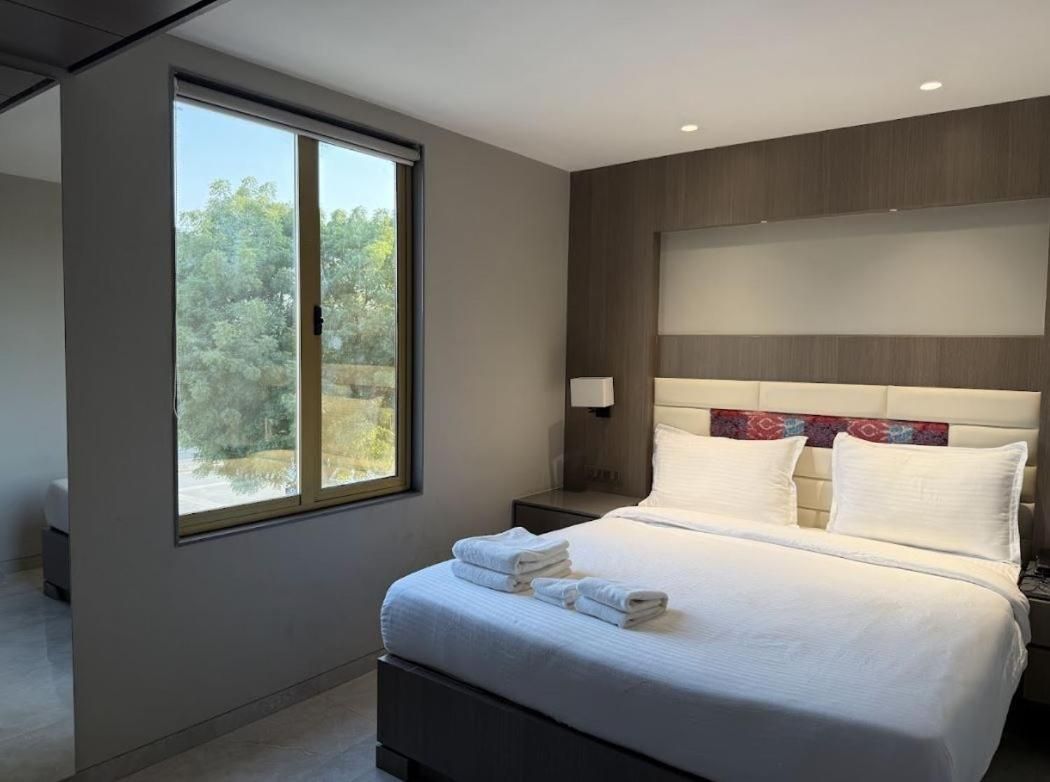TWIN BED