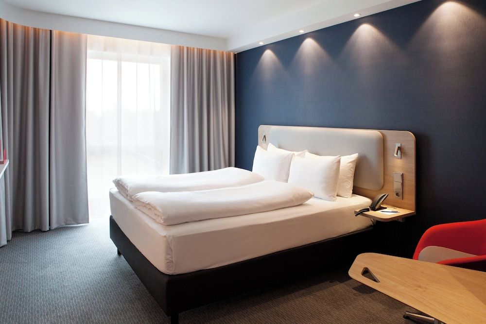 Standard Room, 1 Queen Bed