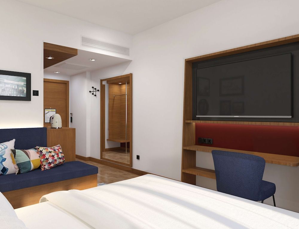 Room, 1 Queen Bed with Sofa bed