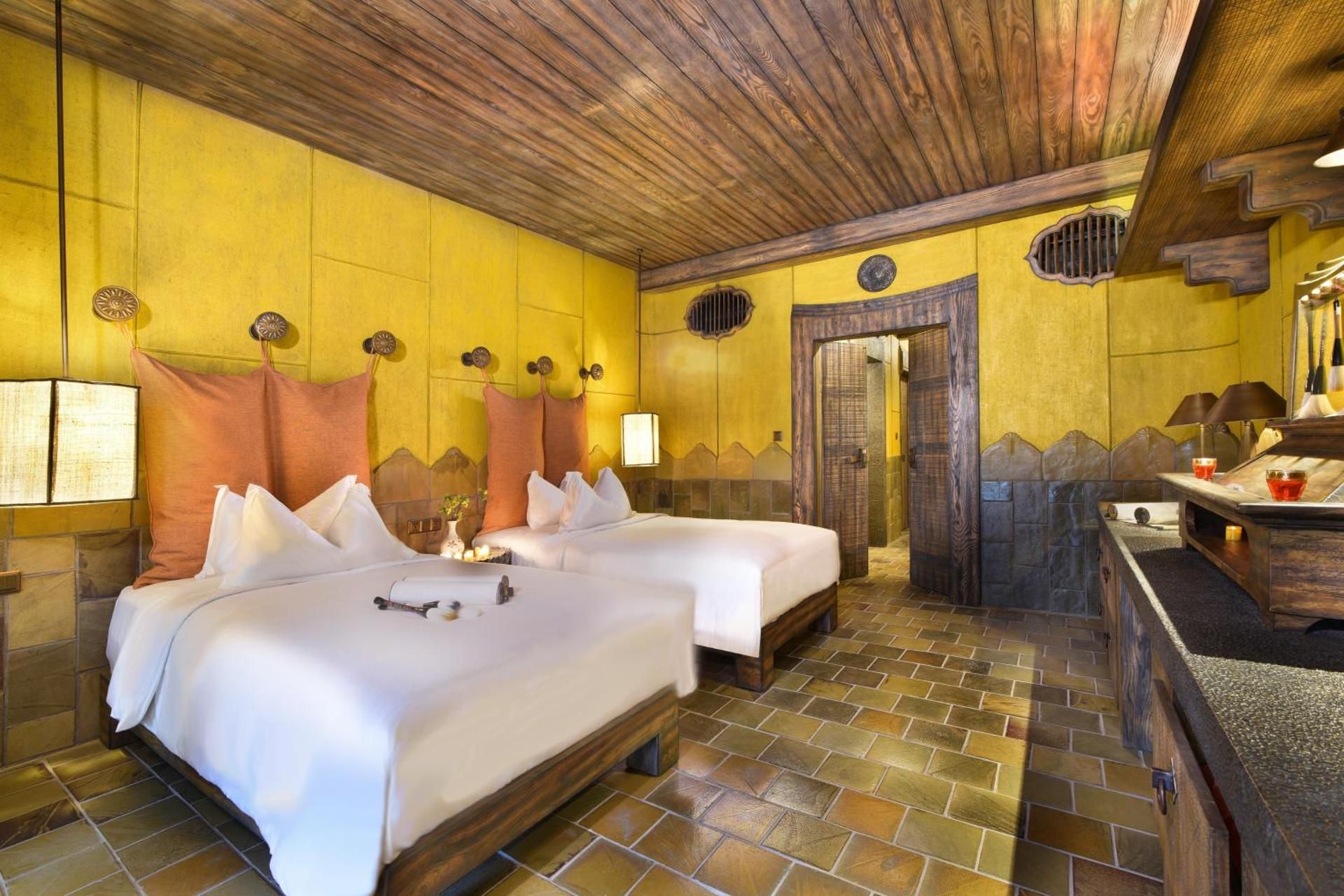 Superior Room, 2 Single Size Beds, Forest View
