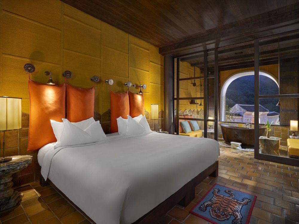 Junior Suite, 1 King Bed, Pool View (Legacy Privileges)