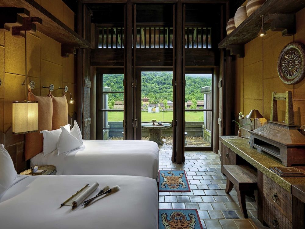 Deluxe Room, 2 Twin Beds (Village View)