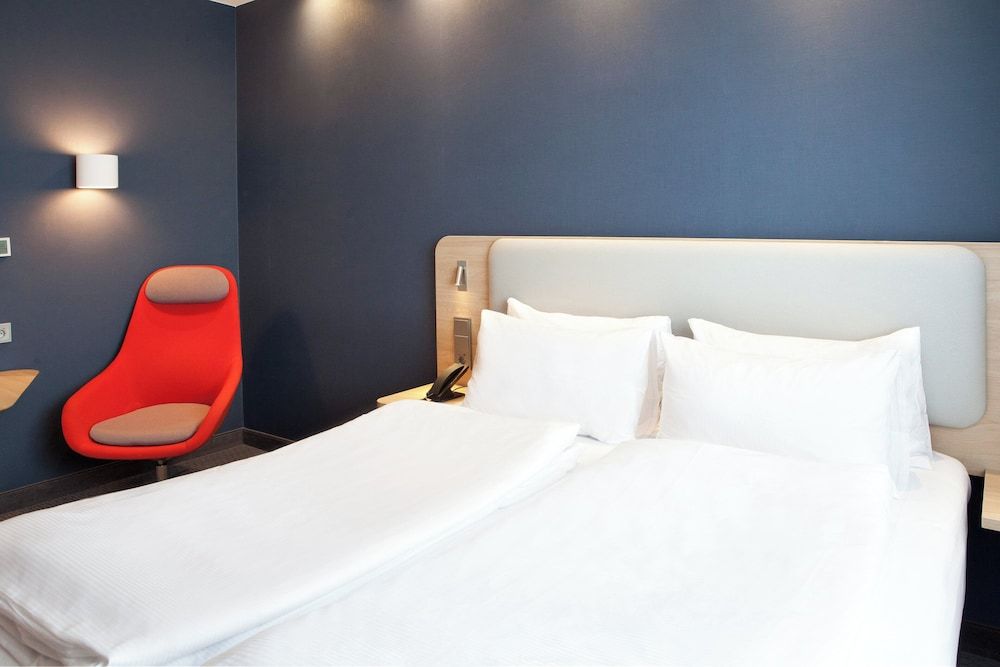 Standard Room, 1 Queen Bed