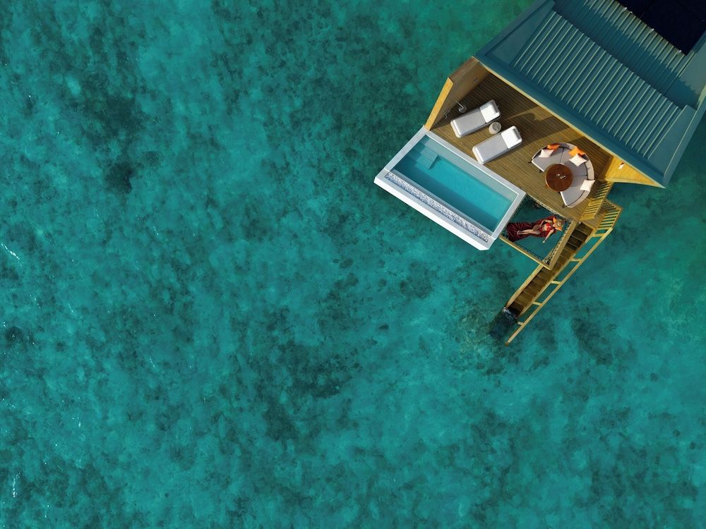 Villa, Overwater (Mirage, Sunrise Pool, Hollywood Twin)