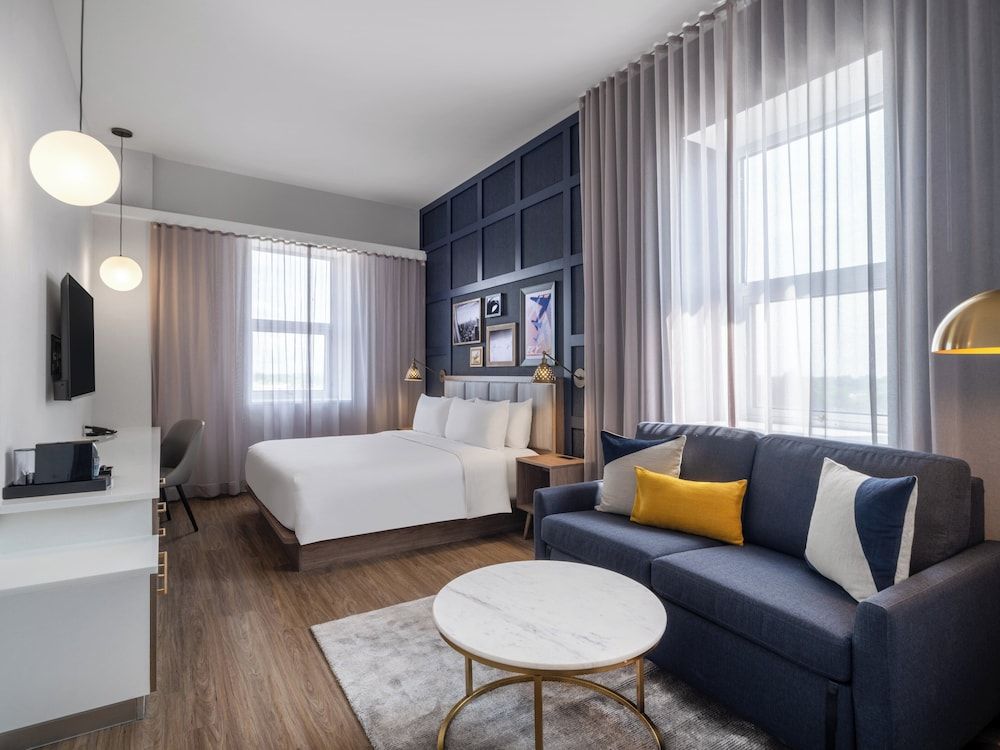 Suite, 1 King Bed with Sofa bed (Whitestone Bridge View)