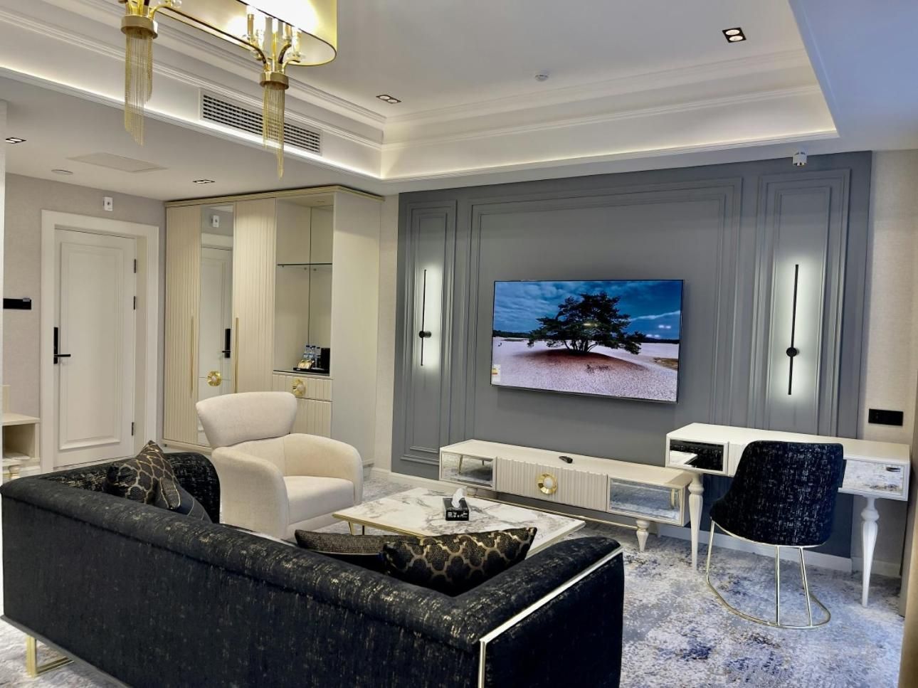 Superior King Suite