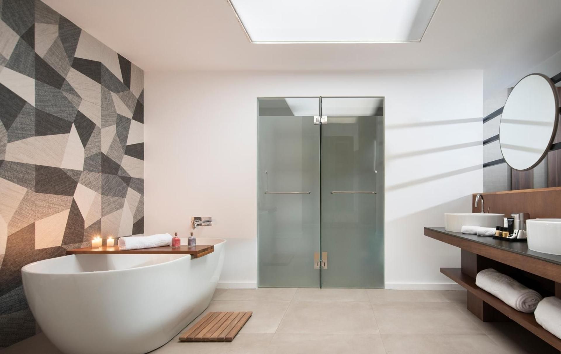 Majestic Junior Suite - Swim Up