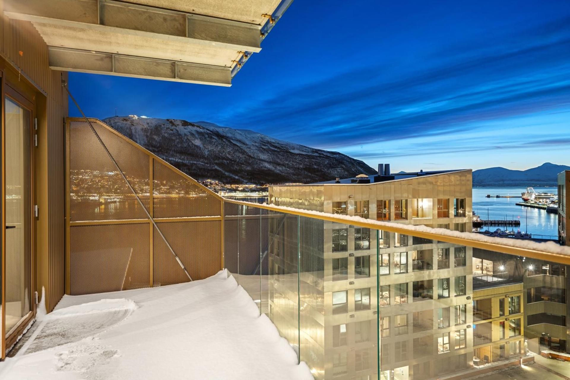 Two-Bedroom Apartment with Balcony and Sea View