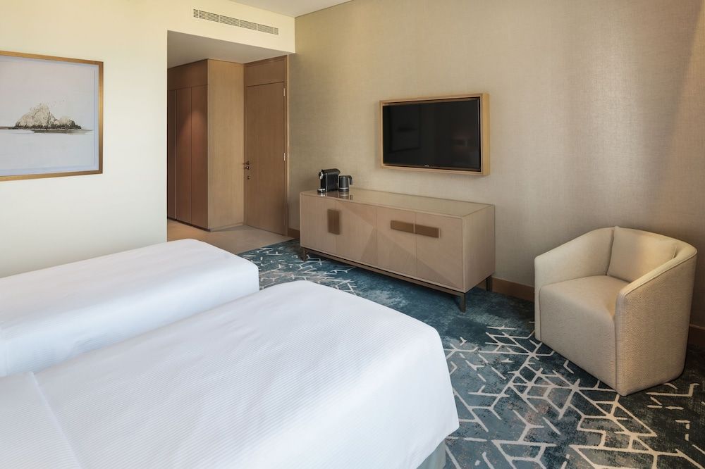 Deluxe Room, 2 Twin Beds, City View