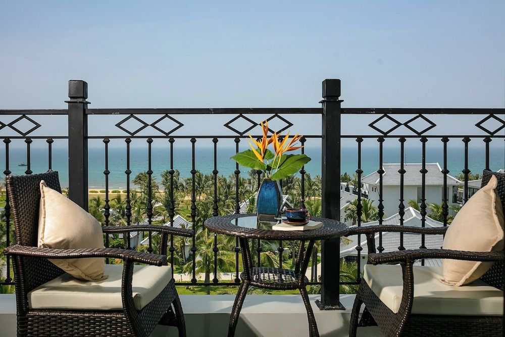Deluxe Ocean View King Room