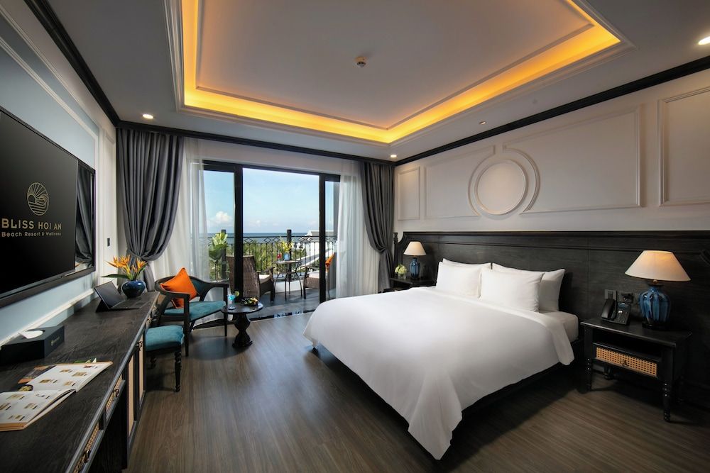 Deluxe Ocean View King Room